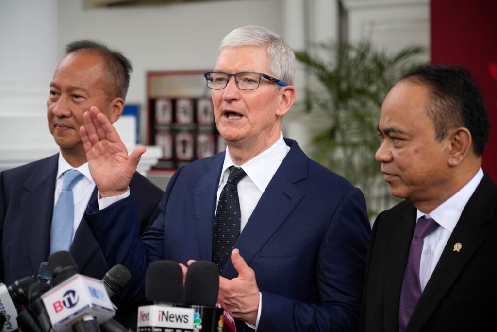 U.S. Lawmakers Scrutinize Apple-Alibaba Deal 